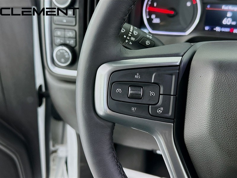 Chevrolet Silverado 2500HD Vehicle Full-screen Gallery Image 15