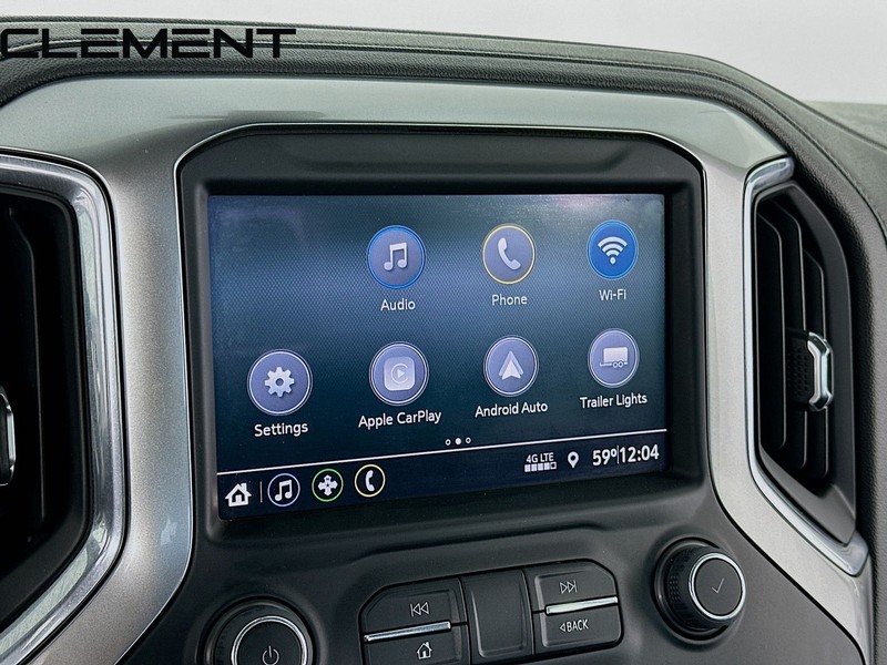 Chevrolet Silverado 2500HD Vehicle Full-screen Gallery Image 19