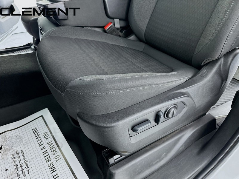 Chevrolet Silverado 2500HD Vehicle Full-screen Gallery Image 28