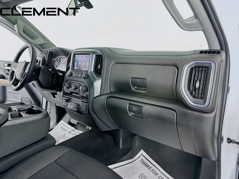 Chevrolet Silverado 2500HD Vehicle Full-screen Gallery Image 34