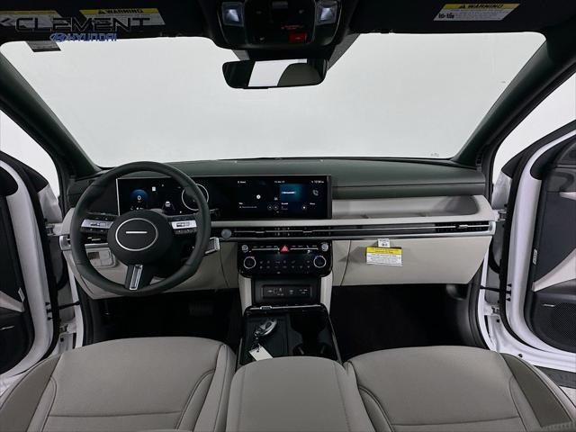 Hyundai Tucson Vehicle Full-screen Gallery Image 11