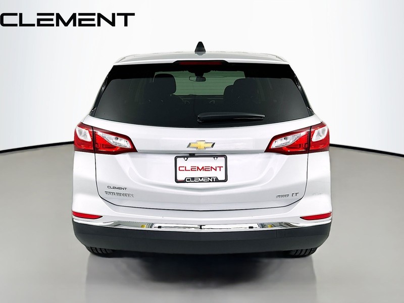 Chevrolet Equinox Vehicle Full-screen Gallery Image 8