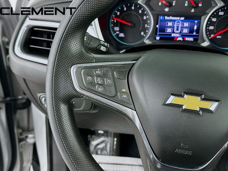 Chevrolet Equinox Vehicle Full-screen Gallery Image 15