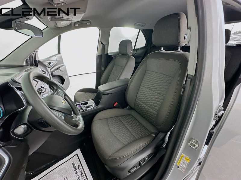 Chevrolet Equinox Vehicle Full-screen Gallery Image 28