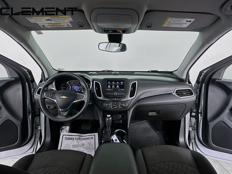 Chevrolet Equinox Vehicle Full-screen Gallery Image 32