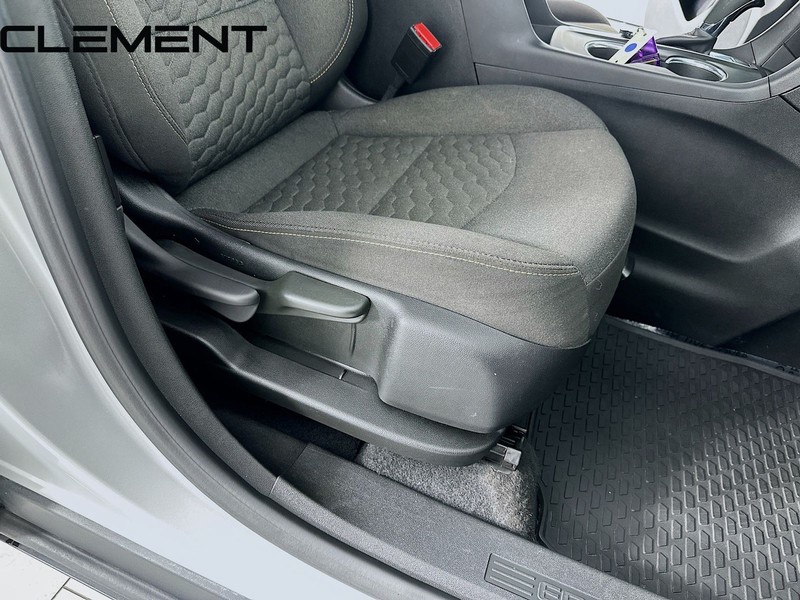 Chevrolet Equinox Vehicle Full-screen Gallery Image 33