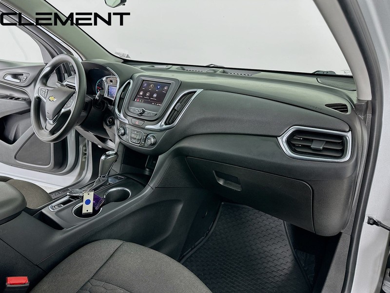 Chevrolet Equinox Vehicle Full-screen Gallery Image 34
