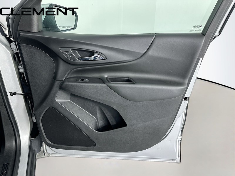 Chevrolet Equinox Vehicle Full-screen Gallery Image 35
