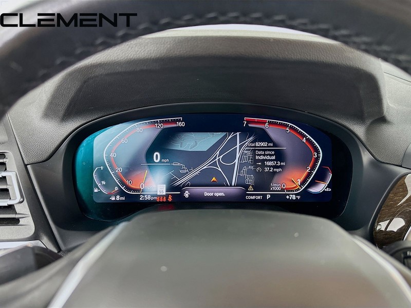 BMW X3 Vehicle Full-screen Gallery Image 18