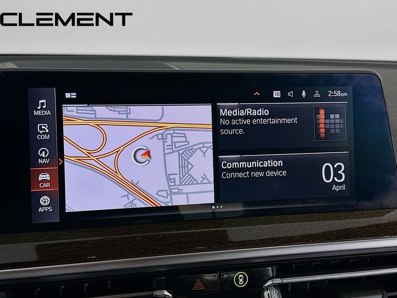 BMW X3 Vehicle Full-screen Gallery Image 19