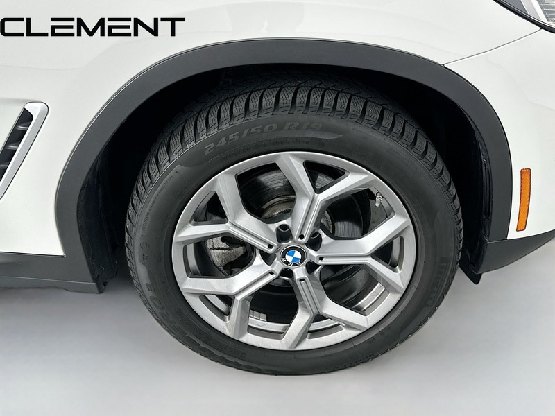 BMW X3 Vehicle Full-screen Gallery Image 36