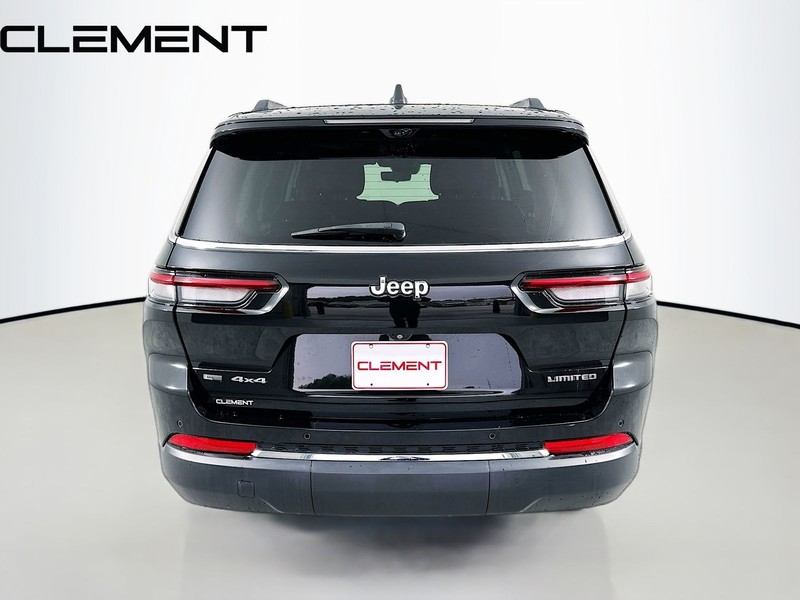 Jeep Grand Cherokee L Vehicle Full-screen Gallery Image 8