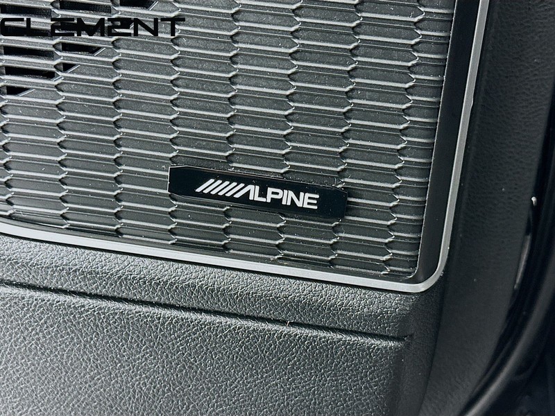 Jeep Grand Cherokee L Vehicle Full-screen Gallery Image 27