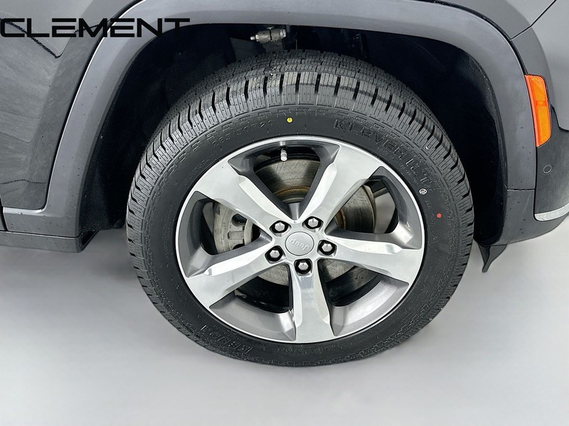 Jeep Grand Cherokee L Vehicle Full-screen Gallery Image 40