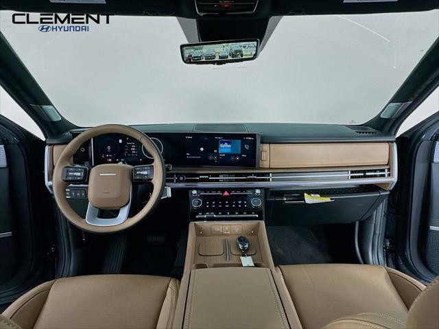 Hyundai Santa Fe Vehicle Full-screen Gallery Image 11