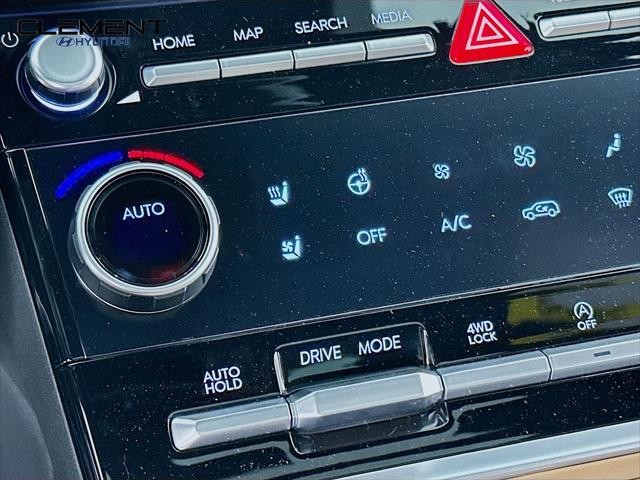 Hyundai Santa Fe Vehicle Full-screen Gallery Image 20