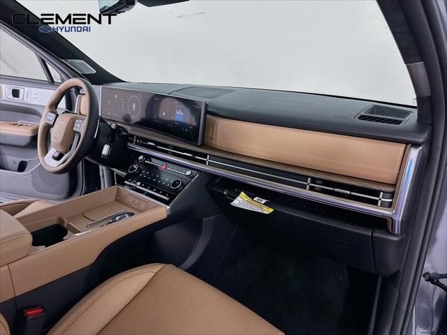 Hyundai Santa Fe Vehicle Full-screen Gallery Image 31