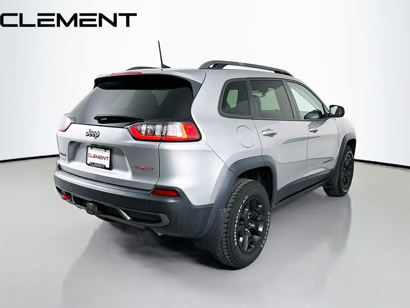 Jeep Cherokee Vehicle Full-screen Gallery Image 7