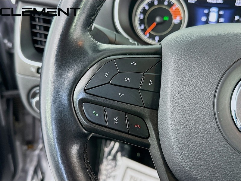 Jeep Cherokee Vehicle Full-screen Gallery Image 15