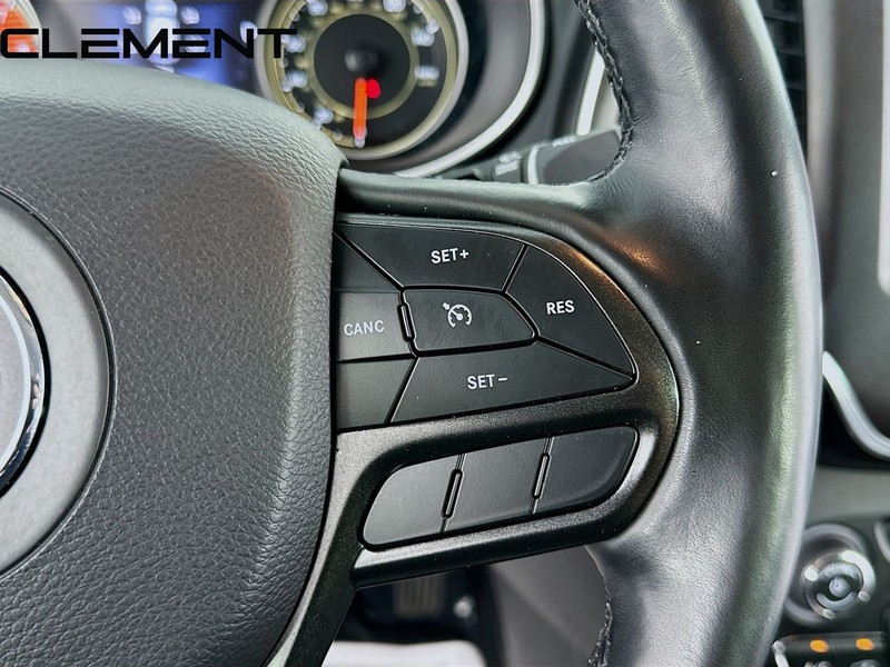 Jeep Cherokee Vehicle Full-screen Gallery Image 17