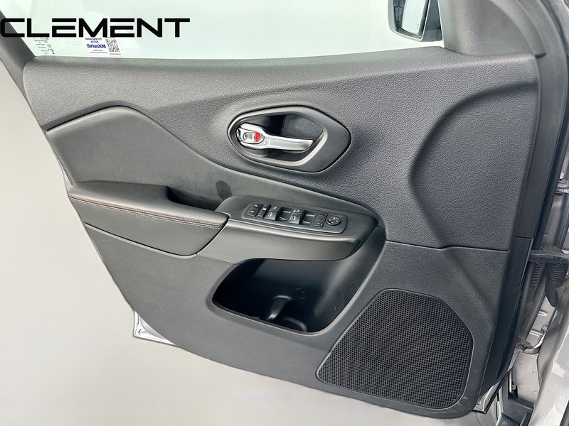Jeep Cherokee Vehicle Full-screen Gallery Image 27