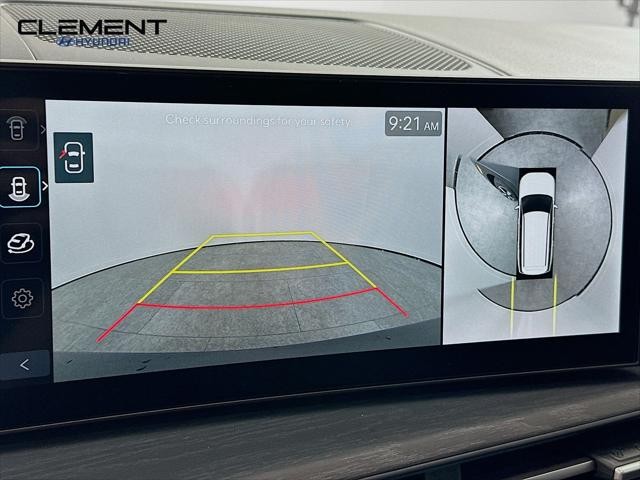Hyundai Santa Fe Vehicle Full-screen Gallery Image 18