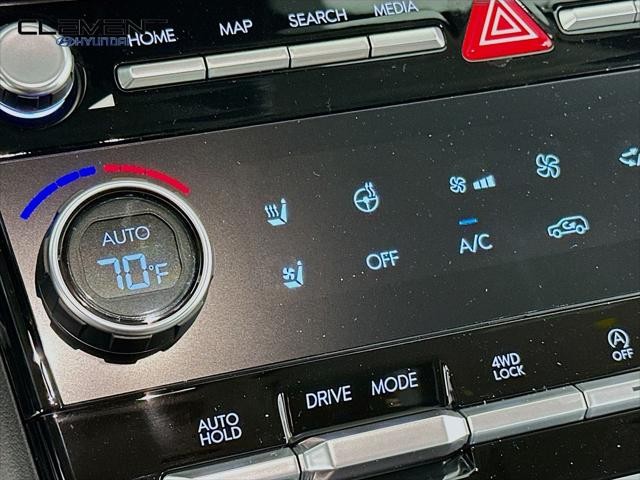 Hyundai Santa Fe Vehicle Full-screen Gallery Image 20