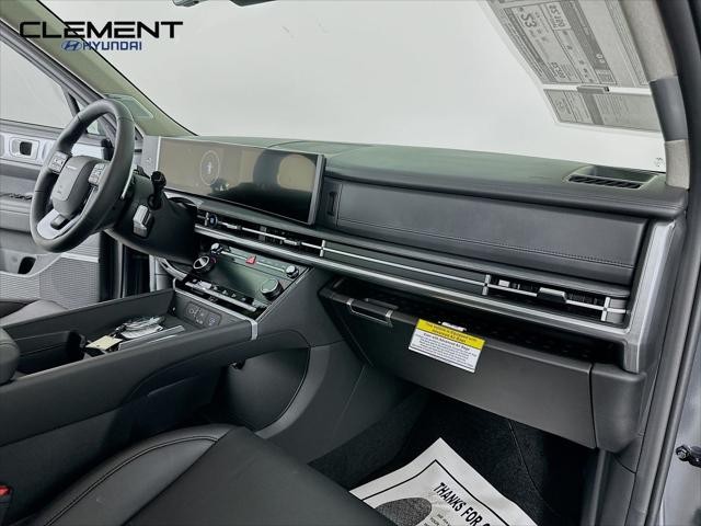 Hyundai Santa Fe Vehicle Full-screen Gallery Image 31