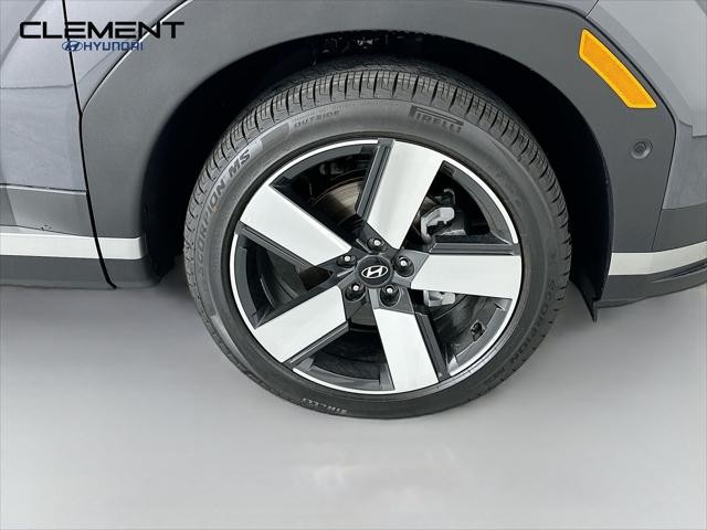 Hyundai Santa Fe Vehicle Full-screen Gallery Image 33