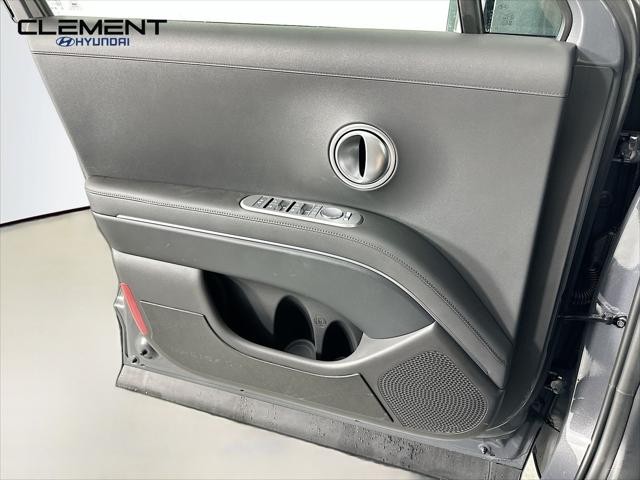 Hyundai Palisade Hybrid Vehicle Full-screen Gallery Image 23