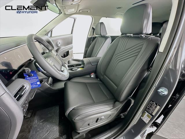 Hyundai Palisade Hybrid Vehicle Full-screen Gallery Image 25