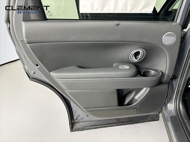 Hyundai Palisade Hybrid Vehicle Full-screen Gallery Image 26