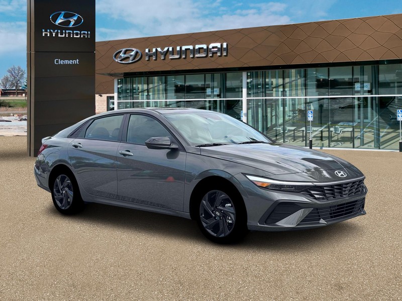 Hyundai Elantra Vehicle Image 10