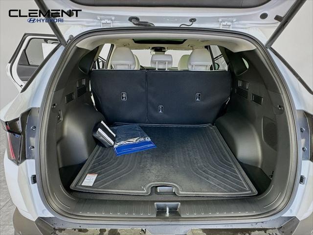 Hyundai Tucson Vehicle Full-screen Gallery Image 9