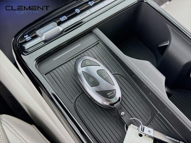 Hyundai Tucson Vehicle Full-screen Gallery Image 21
