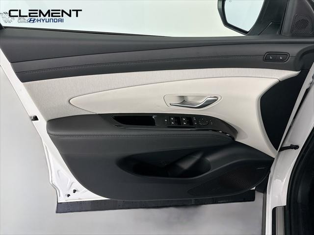 Hyundai Tucson Vehicle Full-screen Gallery Image 25