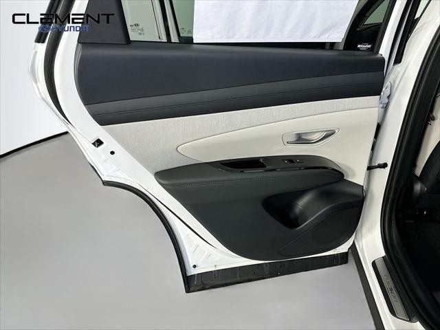 Hyundai Tucson Vehicle Full-screen Gallery Image 28