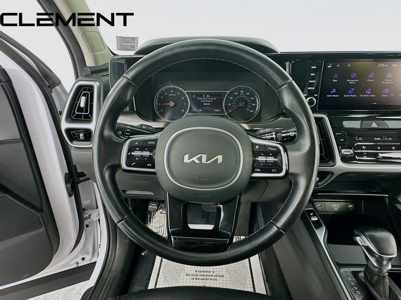 Kia Sorento Vehicle Full-screen Gallery Image 14