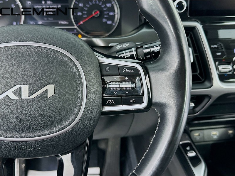 Kia Sorento Vehicle Full-screen Gallery Image 17