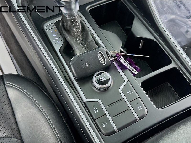 Kia Sorento Vehicle Full-screen Gallery Image 24