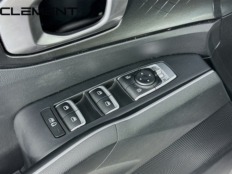 Kia Sorento Vehicle Full-screen Gallery Image 25