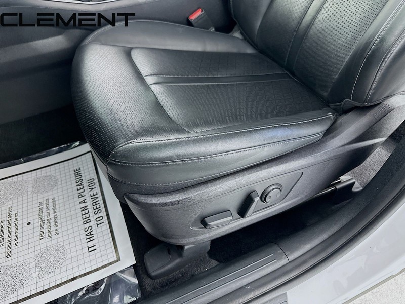 Kia Sorento Vehicle Full-screen Gallery Image 28