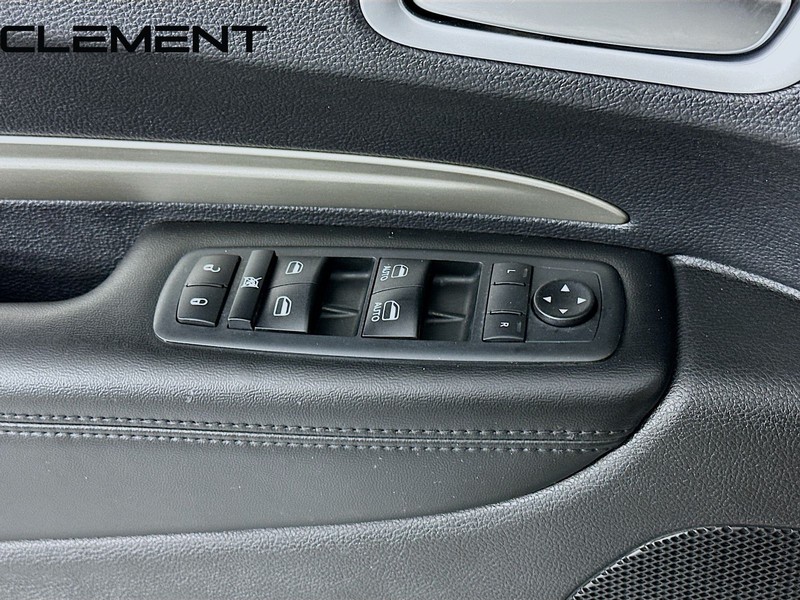 Dodge Durango Vehicle Full-screen Gallery Image 24