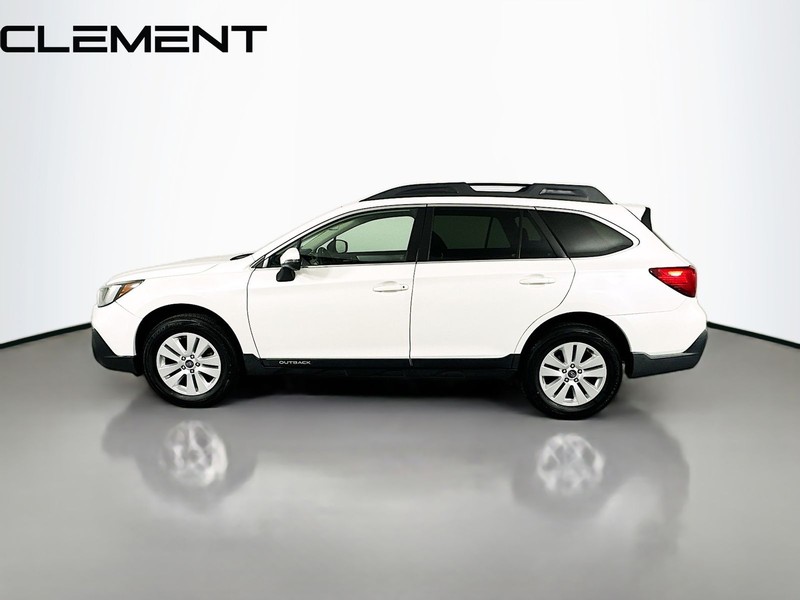 Subaru Outback Vehicle Full-screen Gallery Image 6