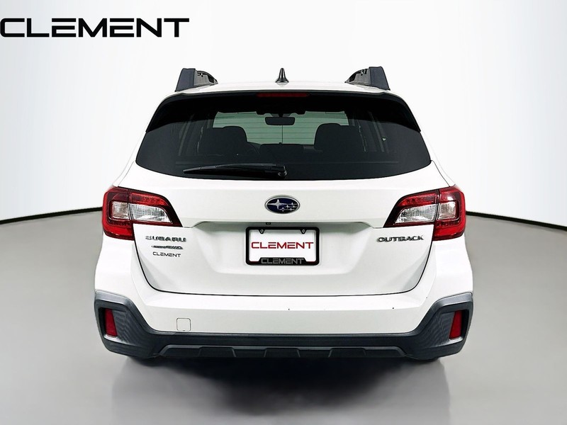 Subaru Outback Vehicle Full-screen Gallery Image 8