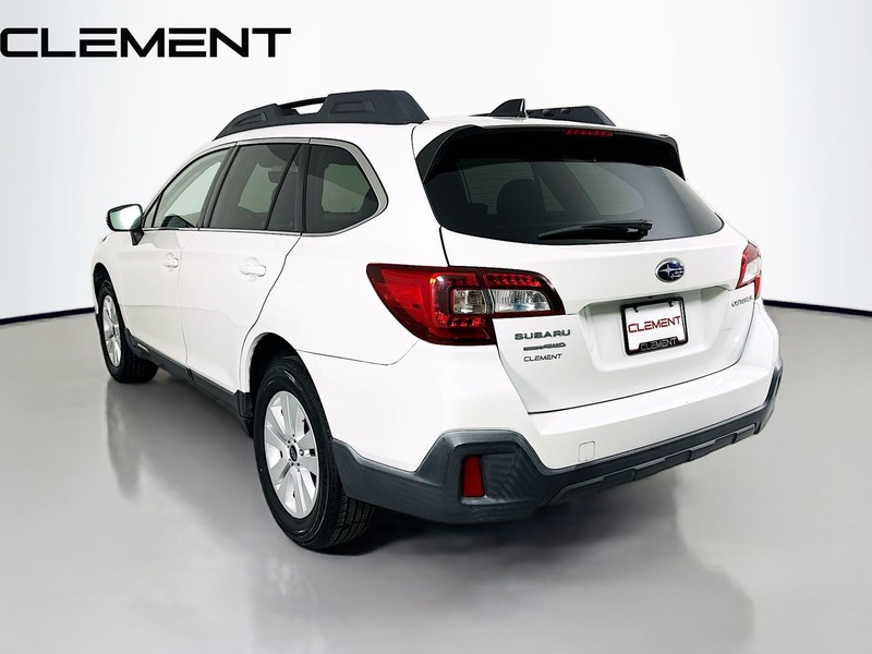 Subaru Outback Vehicle Full-screen Gallery Image 10