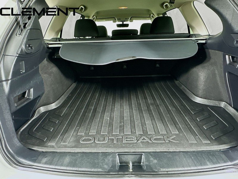Subaru Outback Vehicle Full-screen Gallery Image 11
