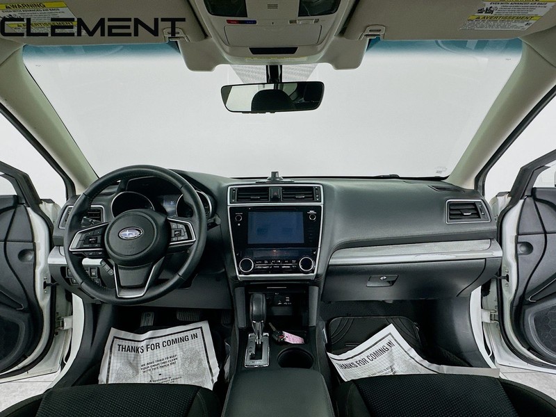 Subaru Outback Vehicle Full-screen Gallery Image 12