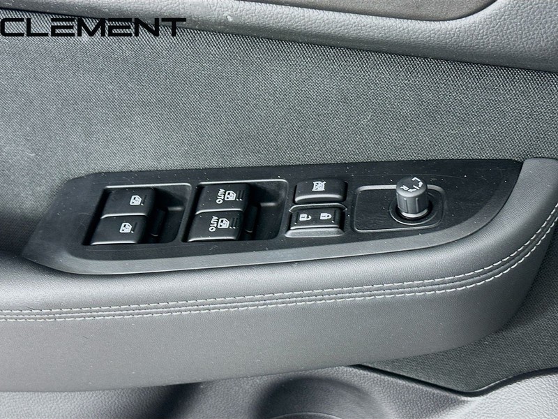 Subaru Outback Vehicle Full-screen Gallery Image 25