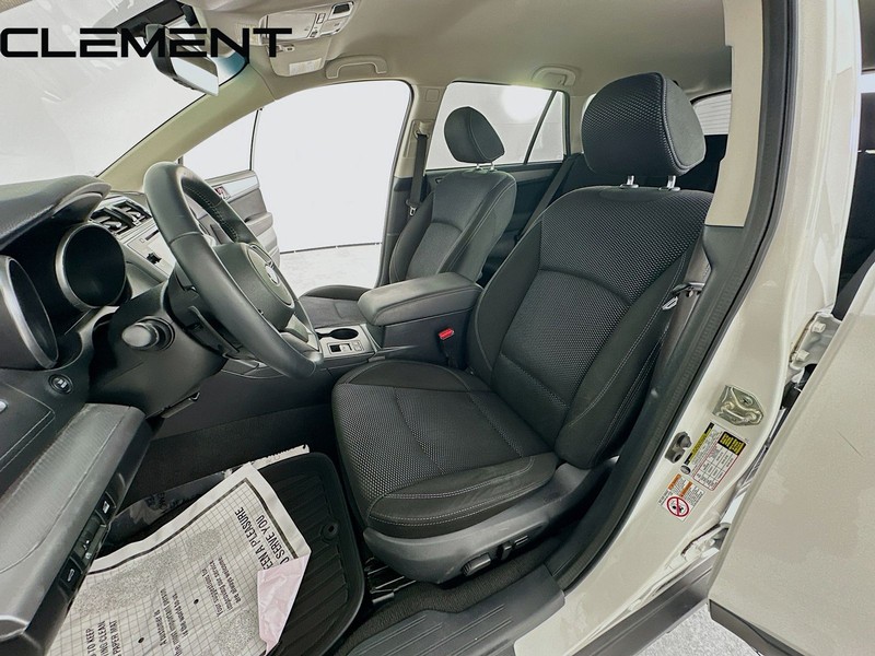 Subaru Outback Vehicle Full-screen Gallery Image 29